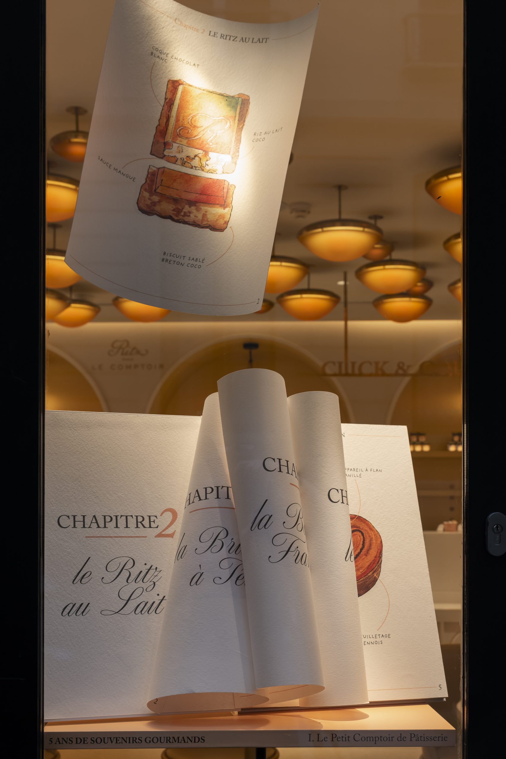 Chaque année devient un chapitre, chaque chapitre révèle une pâtisserie peinte à l’aquarelle.